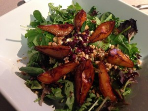 Grilled pear salad